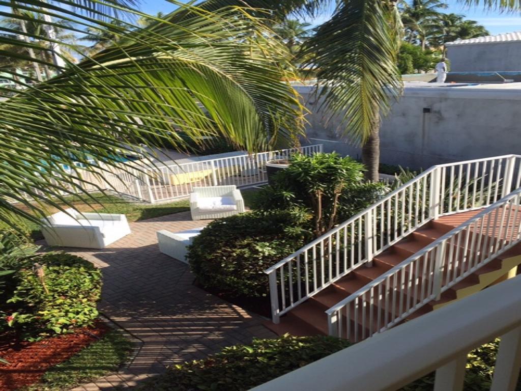 Luna Paradise By The Sea Aparthotel Lauderdale-by-the-Sea Zewnętrze zdjęcie